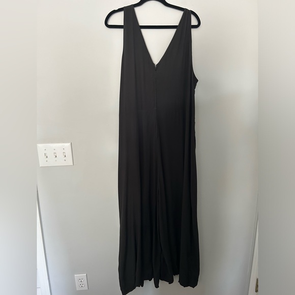 NWT ModCloth Bon Voyage V-Neck Jumpsuit Black - Picture 7 of 9
